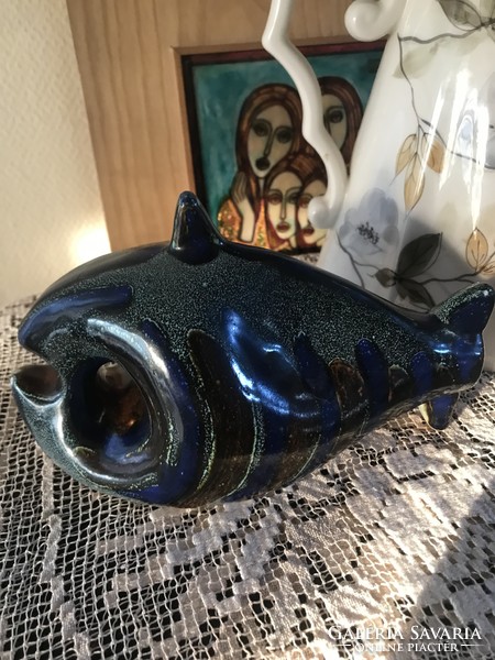 Iparművész által készített kerámia hal