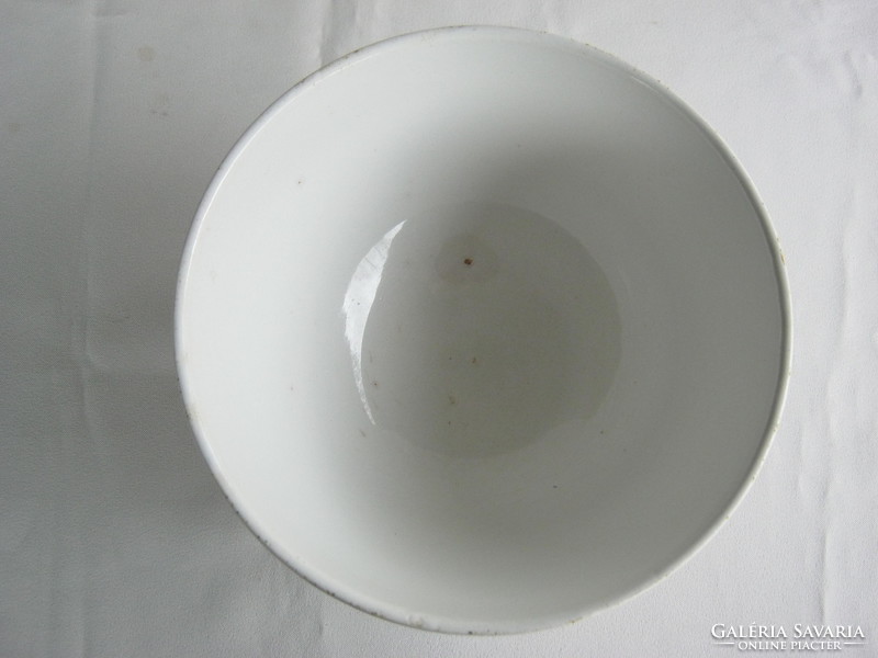 Granite ceramic bowl with strawberry pattern