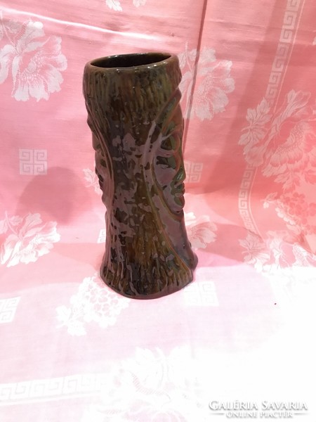 Fa faragást utánzó kerámia váza