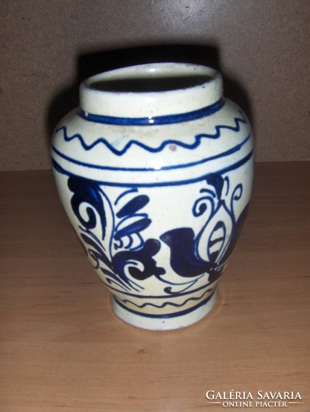 Marked corundum ceramic vase 13 cm high (23 / d)