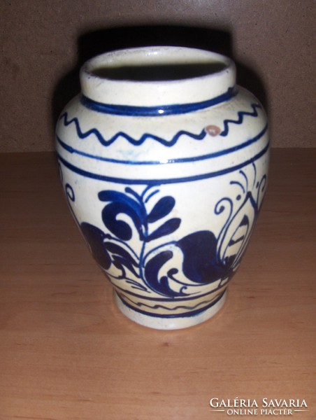 Marked corundum ceramic vase 13 cm high (23 / d)