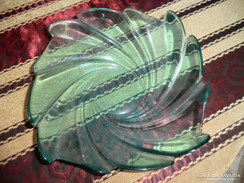 Green glass bowl 28x28 and 8 cm deep