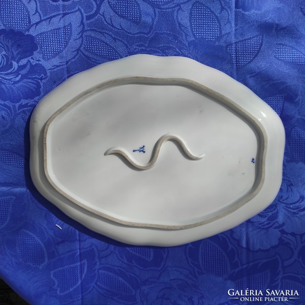 Meissen bowl, sword antique onion pattern blue cobalt popular pattern! Serving table center
