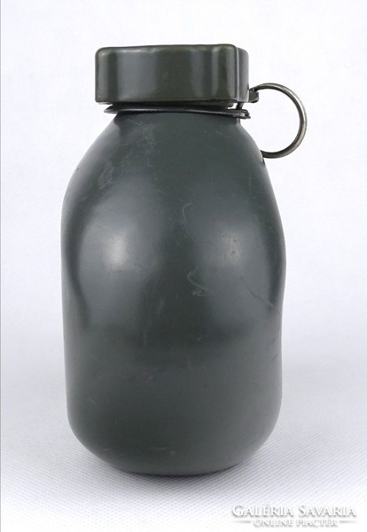 1I171 old green military aluminum water bottle