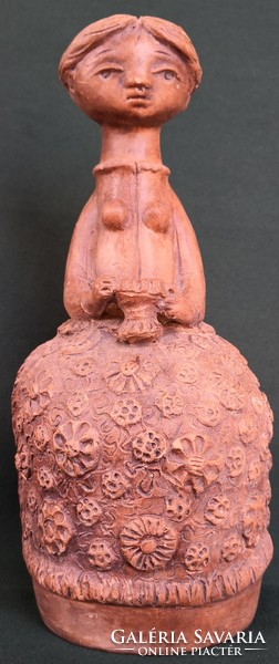 DT/024 - Kőfalvy Gyula - (N. Kovács Mária jellegű) szobrászművész – Virágos szoknyás nő