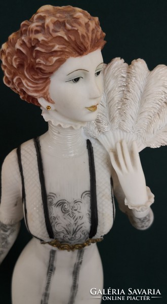Dt/029 - vintage-style, giant modern statue of a lady with a fan