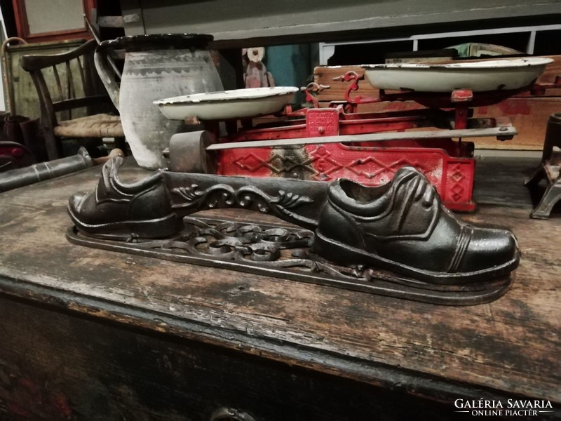 Öntöttvas cipő kaparó, sárkaparó, 20. század elejéről