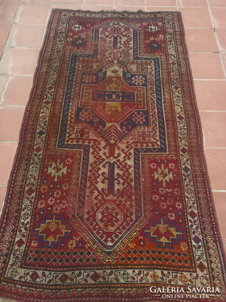 235 x 125 cm antik Kazak szőnyeg eladó