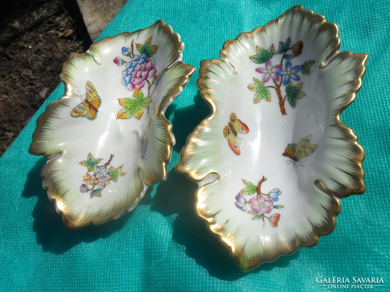 2 Herend ashtray with Victorian pattern