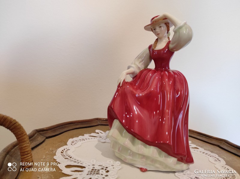 Royal Doulton porcelán figura
