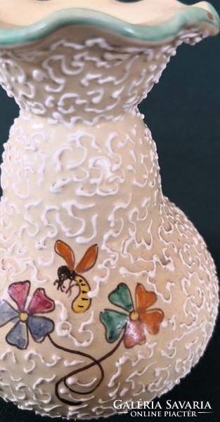 Dt/035 - Paoli marked - small vase