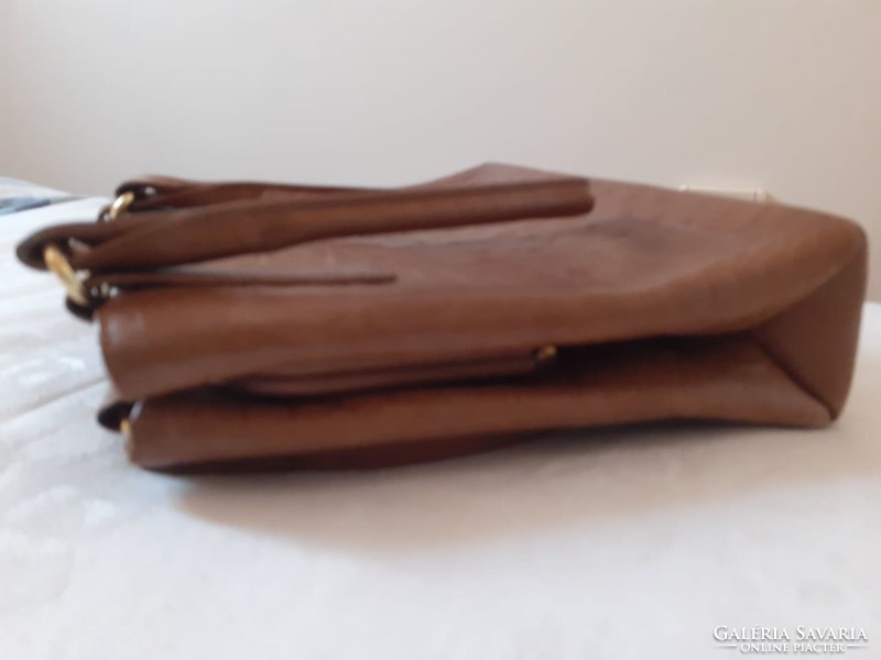 Vintage beige crocodile leather hand bag