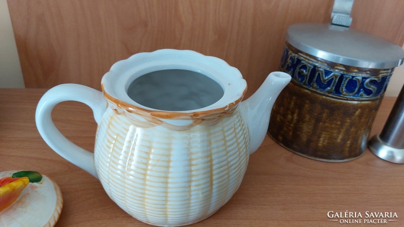Lovely bunny porcelain teapot