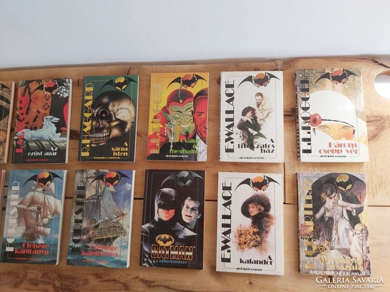 Denevér Könyvek 14 db kötete Batman E. Wallace