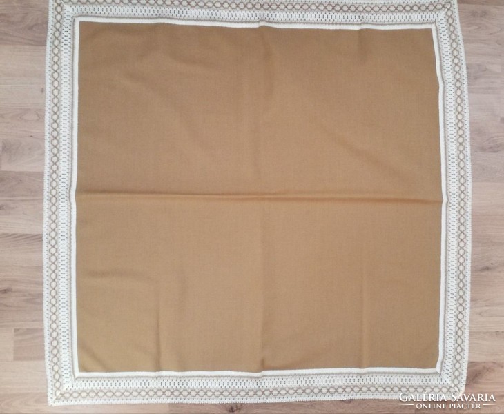 Woven tablecloth 88x88 cm