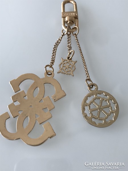 Guess keychain with three ornaments, 13 cm long