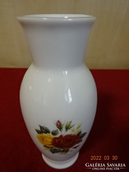 Hollóházi porcelán váza, piros-sárga rózsával, magassága 11,5 cm. Vanneki! Jókai.