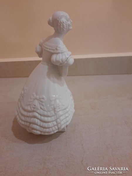 Fehér Herendi porcelán Déryné figura
