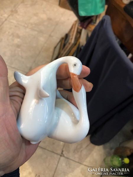 Statue of German porcelain geese, 8 cm high beauty.