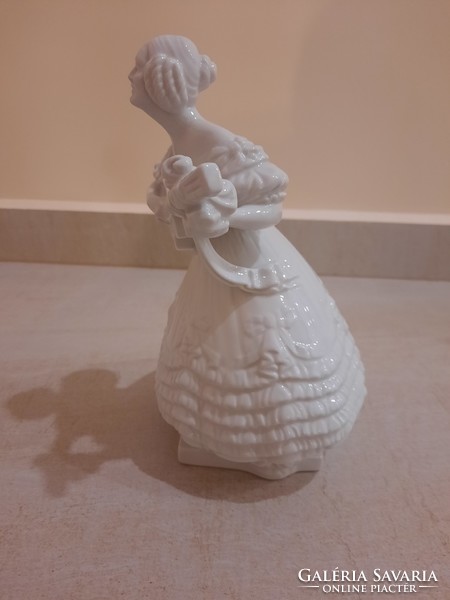 Fehér Herendi porcelán Déryné figura