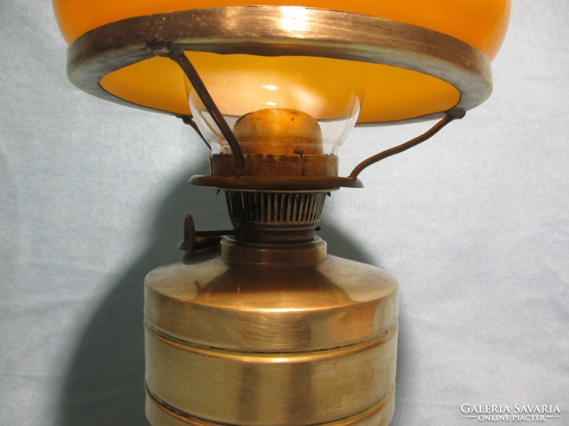 Lamp factory operating kerosene lamp