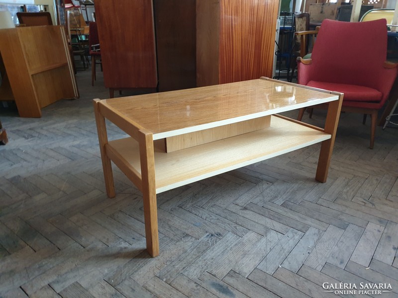 Régi retro magasfényű polcos asztal mid century 106 cm