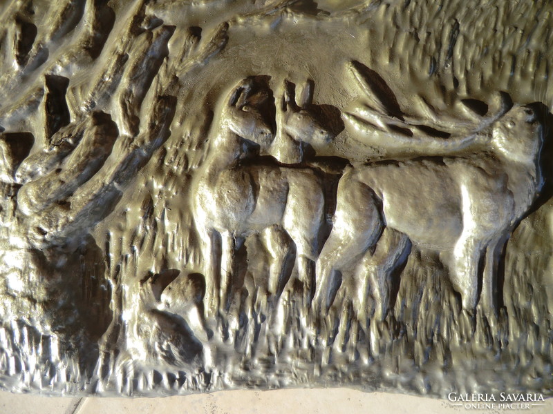 Hunting scene engraved in unique metal can be hung on the wall 35x65 cm