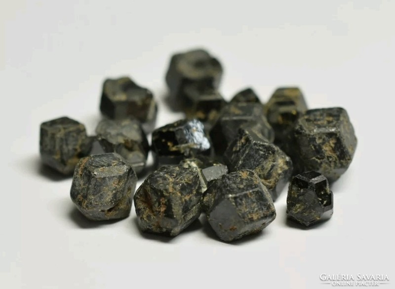 Melanite Garnet 126.91 Ct Precious Stones for Jewelers, Collectors or Other Hobbies - New