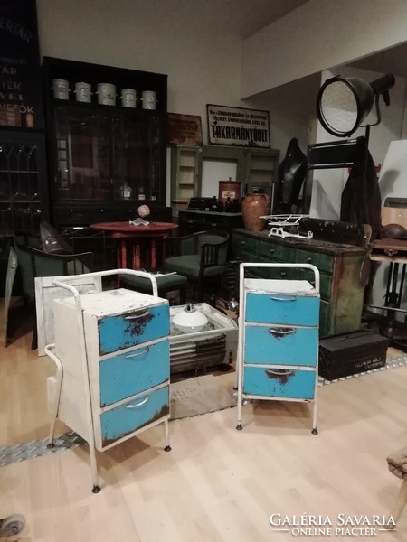 Orvosi, kórházi éjjeli szekrények, 1950-es, 60-as évek, ipari, industial, fém bútor
