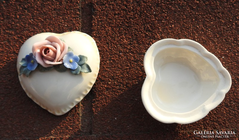 Heart shaped floral ens porcelain bonbonier - box - jewelry holder
