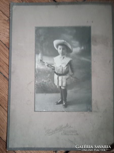 Antique photo of a little boy from the early 1900s - gyula and tsa knöpfler. Photography studio