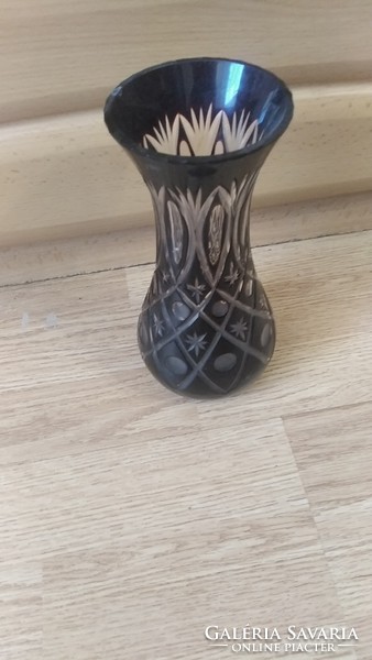Bordó metszett váza 22 cm