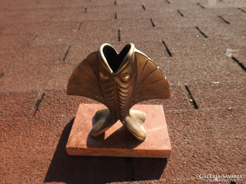 Baraté János _ Art Deco bronz hal márvány talapzaton