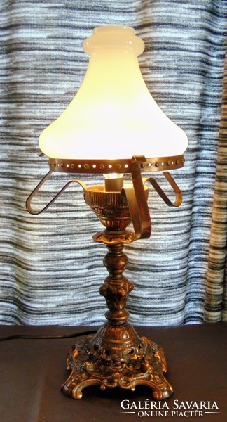 Bronz talapzatú üvegburás asztali lámpa