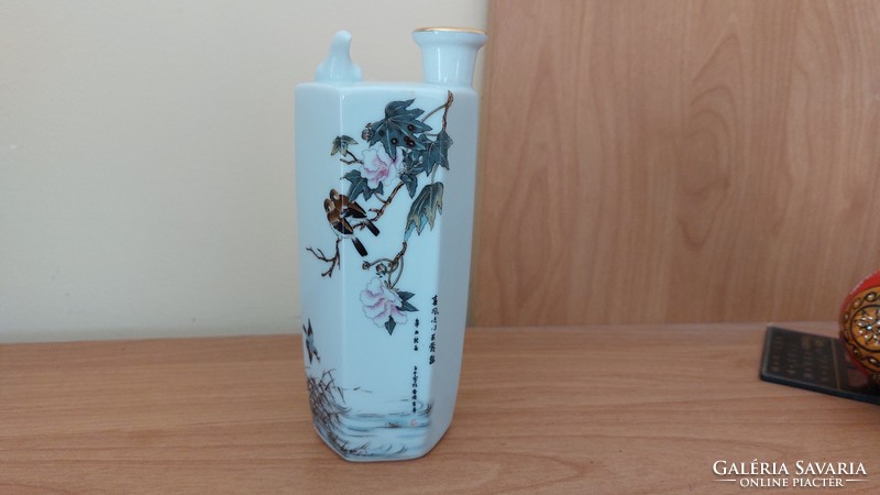Ázsiai porcelán váza bécsi cimkével