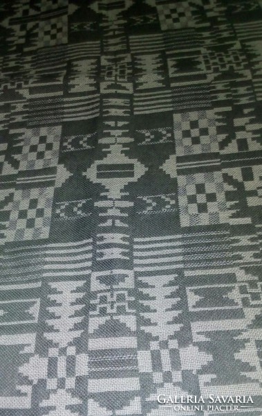 Jacquard tablecloth, 120 x 120 cm + fringe
