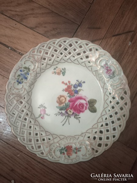 Fabulous Herend plate from 1908 in showcase condition