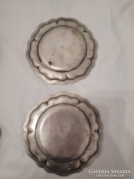 4 pieces of small silver round tray