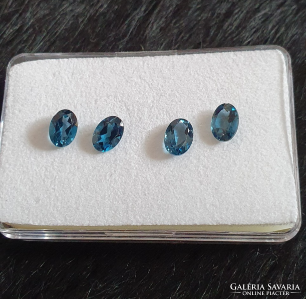 Fabulous deep blue london blue topaz gemstones - new 7x5mm