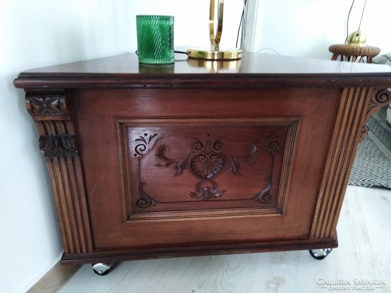 Old German character - console table, room divider