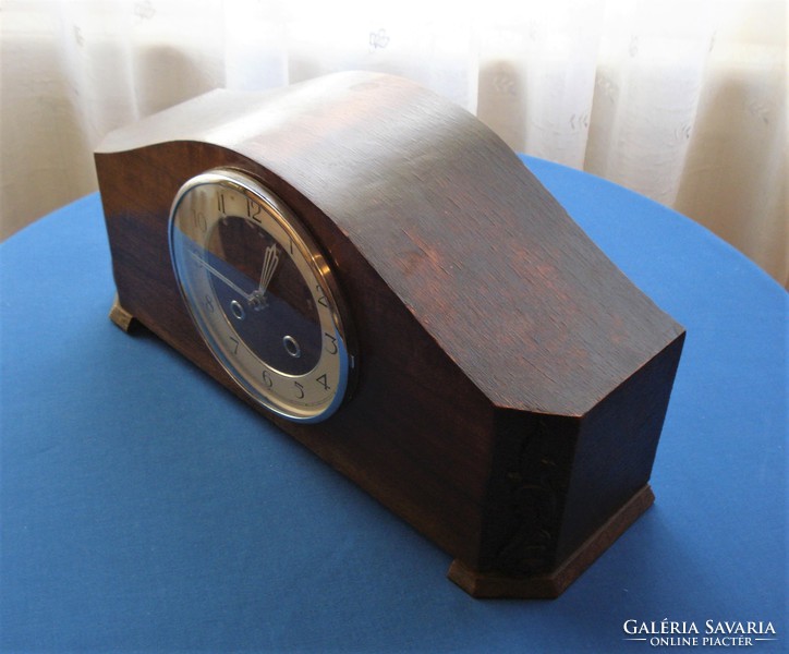 Art deco chest of drawers or fireplace clock from the 1930s