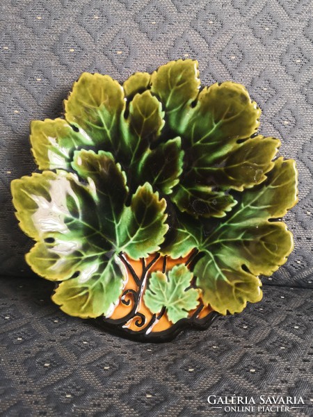 Körmöcbánya ceramic grape leaf bowl