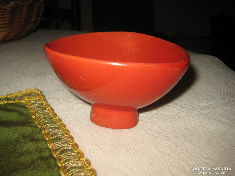 Zsolnay bowl, based on the design of János Török, marked with a shield, 10 cm