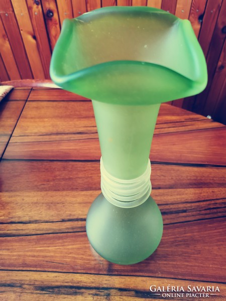 Gyönyörű zöld nehéz üveg váza 32 cm magas