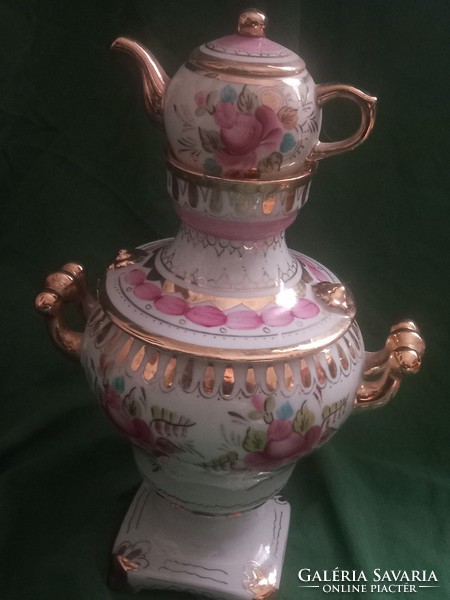 Large magnificent gilded and painted gzhel Russian porcelain samovar from the early 1970s
