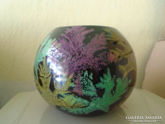 Study work made in the Zsolnay factory was made in 1979. Sphere vase for Józsa