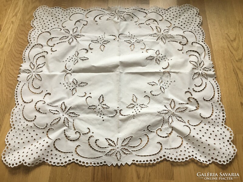 Madeira tablecloth 70x70 (8.)