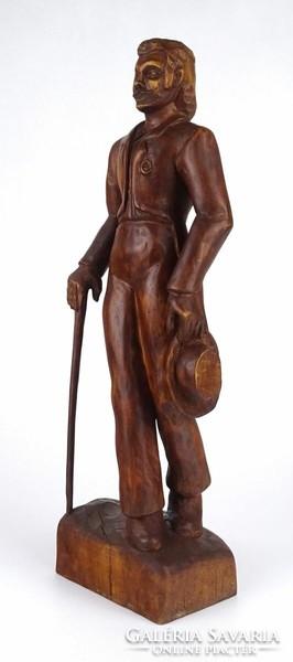 1I733 Kalapos férfi frakkban sétapálcával fafaragás 40.5 cm