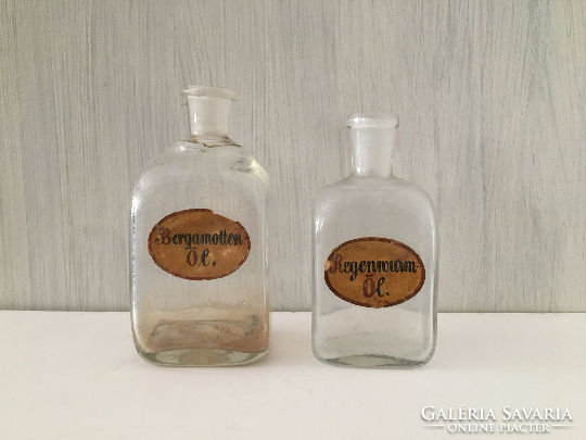 19. századi gyógyszertári patika üvegek földi giliszta és bergamot olaj