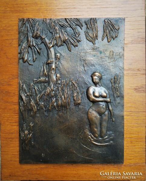 Kocsornyik János bronz plakettje: Zsuzsanna és a vének